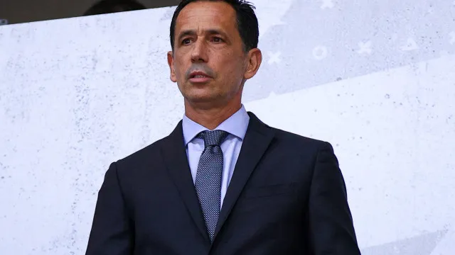 
                    Sócio propõe que Benfica retire apoio institucional a Pedro Proença
                