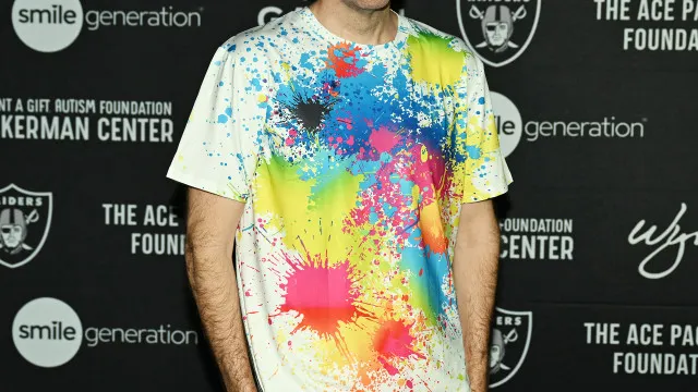 
                    Perez Hilton. TikTok diz que demorou a reagir por 