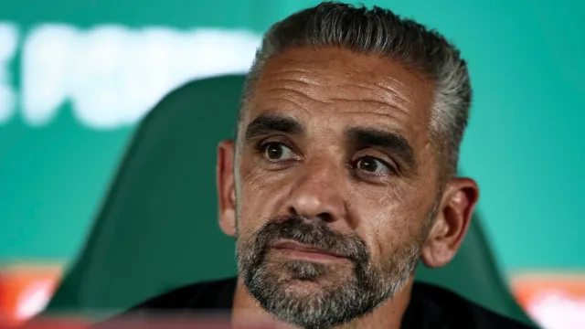 
                    EM DIRETO: Rui Borges antevê receção do Sporting ao Alverca
                