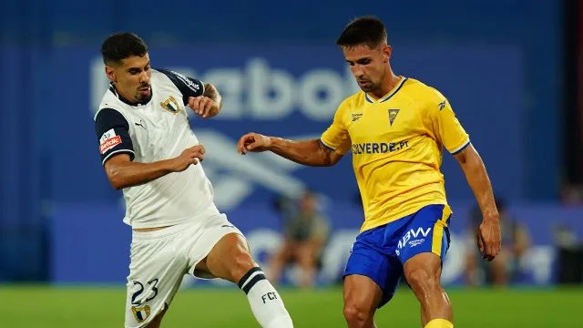 EM DIRETO: Estoril e Famalicão empatam no arranque do campeonato