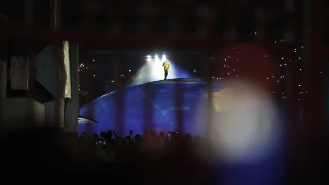 Milhares vibram no Algarve ao som de Kanye West (Ye) no 'topo do mundo'