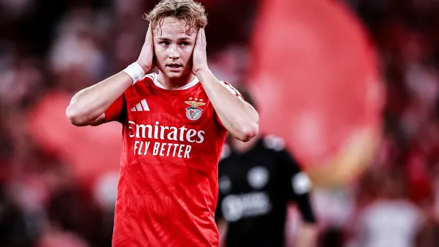 
                    Benfica corre contra o tempo para evitar nova novela com Schjelderup
                