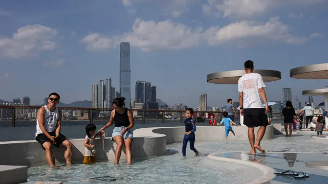 
                    Hong Kong regista recorde de calor com 36,9 °C
                