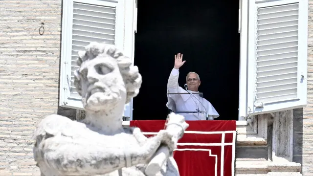
                    Papa Leão XIV apela à abertura de corredores humanitários no Sudão
                