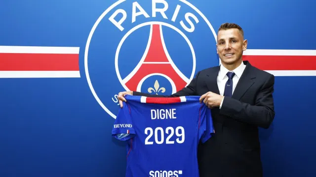 
                    Oficial: PSG contrata concorrente para Nuno Mendes... que volta a casa
                