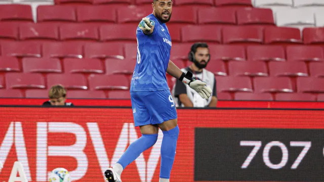 
                    Ewerton sobre o empate na Luz: 
