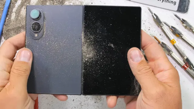 Galaxy Z Fold8 submetido a teste de resistÃªncia. SerÃ¡ que sobreviveu?