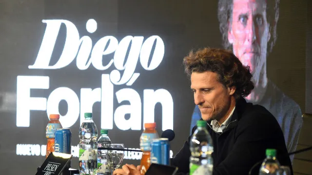 ForlÃ¡n faz promessa na apresentaÃ§Ã£o como selecionador interino do Uruguai