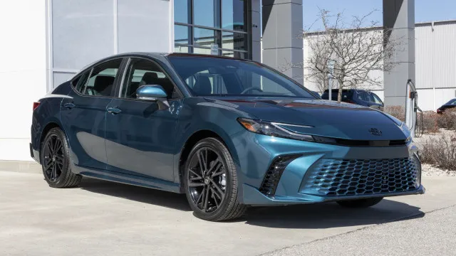 Toyota chama mais de meio milhÃ£o de carros Ã  oficina. Os motivos