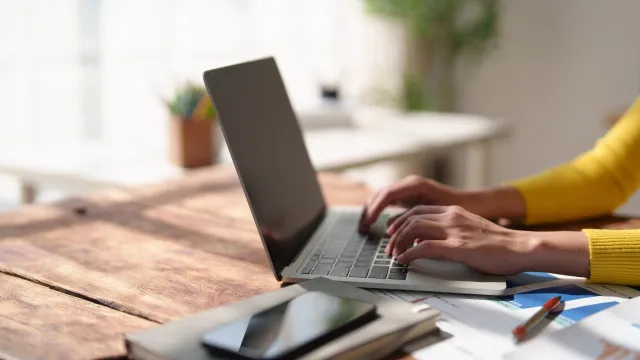 Ã estudante e vai trabalhar este verÃ£o? FinanÃ§as esclarecem regras