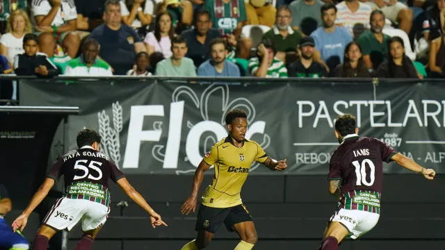 NegociaÃ§Ãµes entre Sporting e Sunderland nÃ£o mexem com Geny Catamo