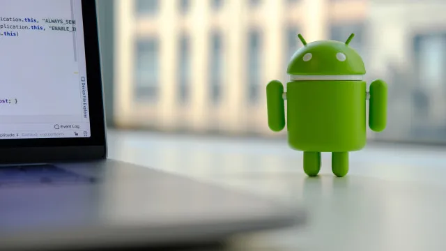 
                    Os 8 telemóveis Android que fizeram história (e ficaram na memória)
                