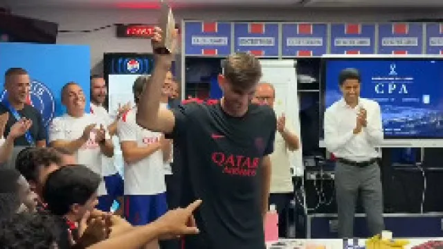 
                    Sem ressentimentos. Fabián Ruiz foi recebido assim no regresso ao PSG
                