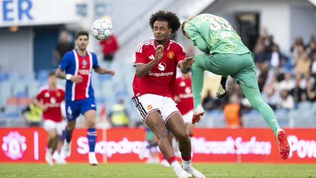 
                    Faz 850 km para ajudar 'flop' do Manchester United... a tratar da roupa
                