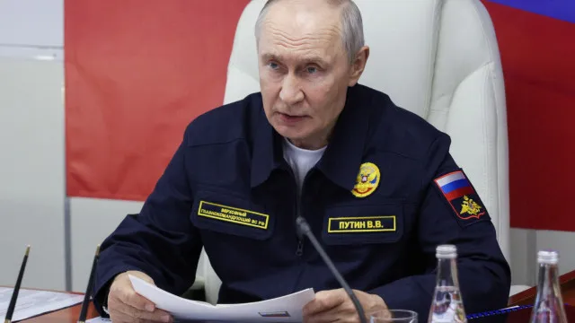 Putin ameaÃ§a apreender navios ocidentais como medida de retaliaÃ§Ã£o