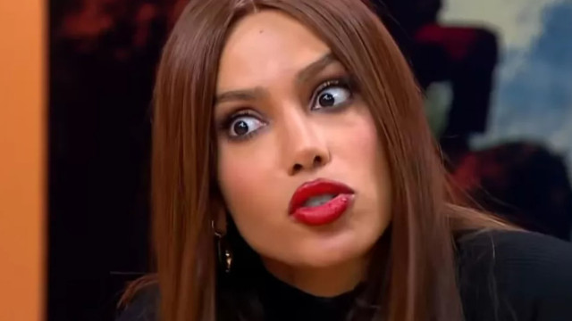 Anitta interrompe Cissa Guimarães ao vivo: 'Vai deixar eu terminar'