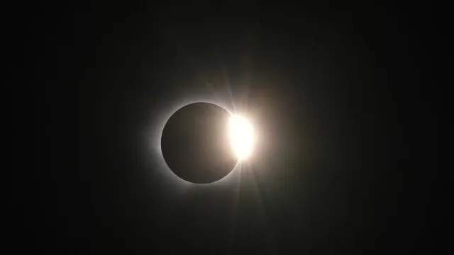 
                    Eclipse solar. 