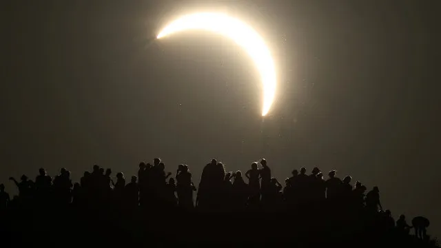 
                    AO MINUTO: Multidões estiveram de olhos no céu. E esta noite há perseidas
                