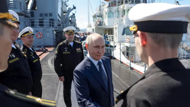 Visita de Putin Ã s Curilas leva JapÃ£o a convocar embaixador russo