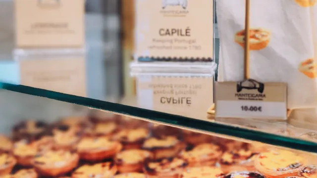 Manteigaria. Cheira a pastÃ©is de nata acabados de sair do forno em Sintra