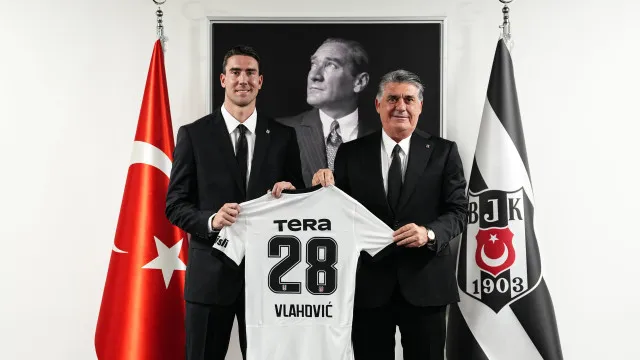
                    Oficial: Avançado sérvio Dusan Vlahovic assina com o Besiktas
                