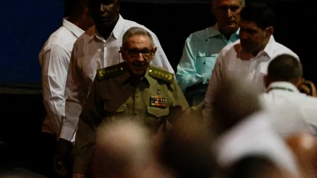RaÃºl Castro, de 95 anos, reaparece no centenÃ¡rio de Fidel