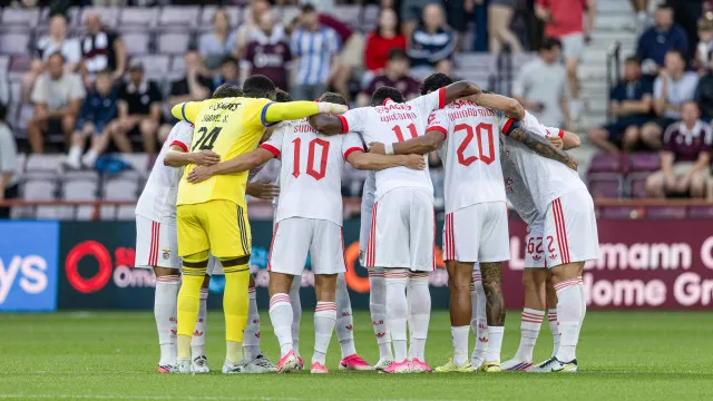 
                    Benfica em serviços mínimos parte coração escocês e segue na Liga Europa
                