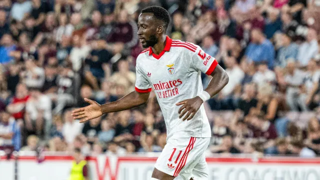 
                    Lubekabio desmente saída do Benfica: 
