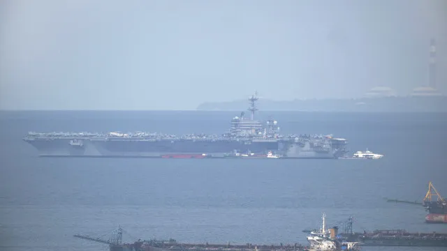 
                    Porta-aviões ruma ao Médio Oriente após relatos de problemas no USS Lincoln
                