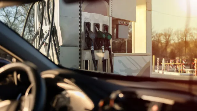 
                    Combustíveis custam mais em Portugal do que em Espanha e este é o motivo
                