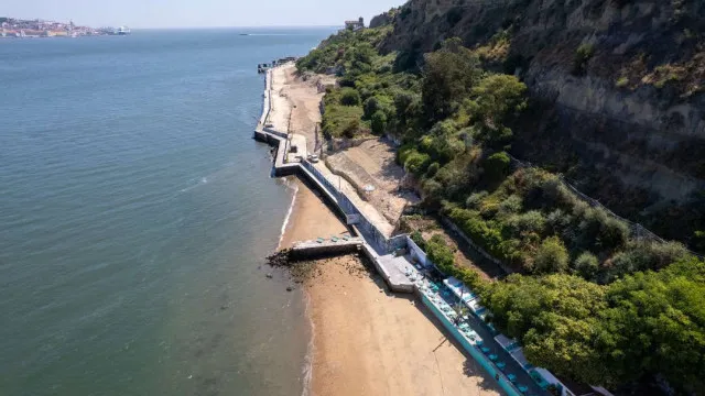 Mulher de 92 anos morre apÃ³s queda no rio Tejo. Estava em cais de Almada
