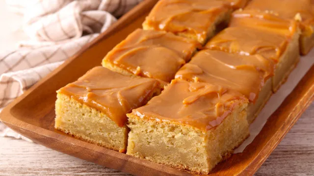 
                    Bolo proteico (cremoso) com manteiga de amendoim: Pronto em 5 minutos!
                