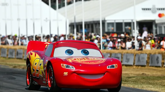 FaÃsca McQueen troca a Piston Cup pela FÃ³rmula 1 no GP de ItÃ¡lia