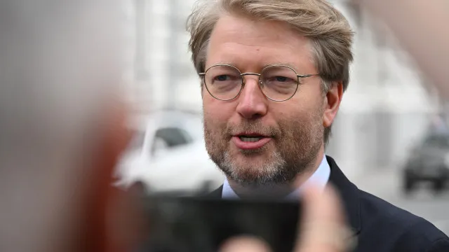 
                    Partido opositor russo recorre da exclusão das legislativas para Supremo
                