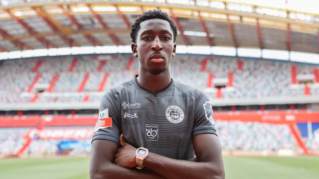 
                    Oficial: União de Leiria contrata belga Hugo Masaki
                