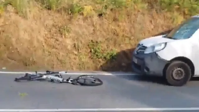 O estado em que ficou a bicicleta de Finlay Tarling apÃ³s acidente mortal