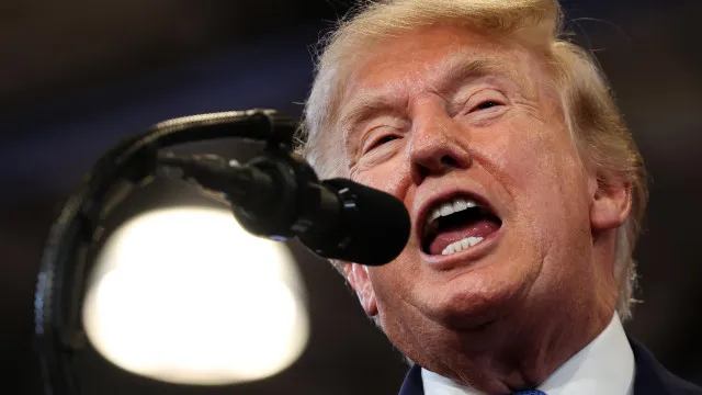 
                    Trump confirma novo porta-aviões. Irá substituir o USS Abraham Lincoln
                