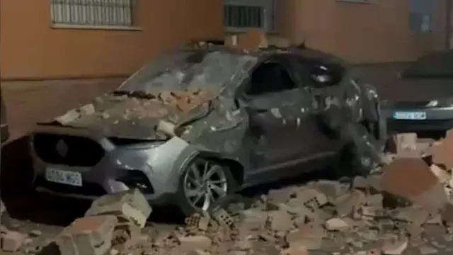 
                    Sismo de magnitude 5,2 sentido em Granada, seguido de 40 réplicas
                