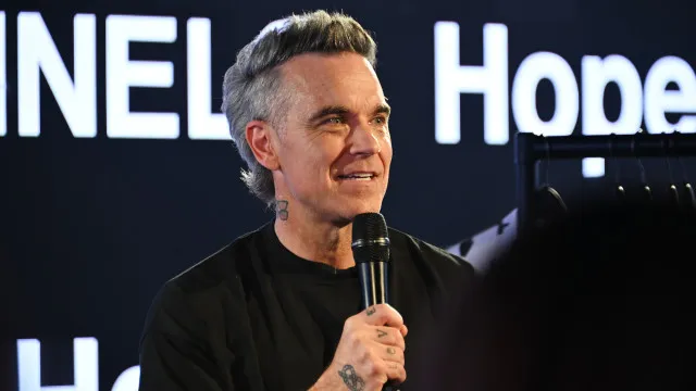 
                    Robbie Williams diagnosticado com autismo. 