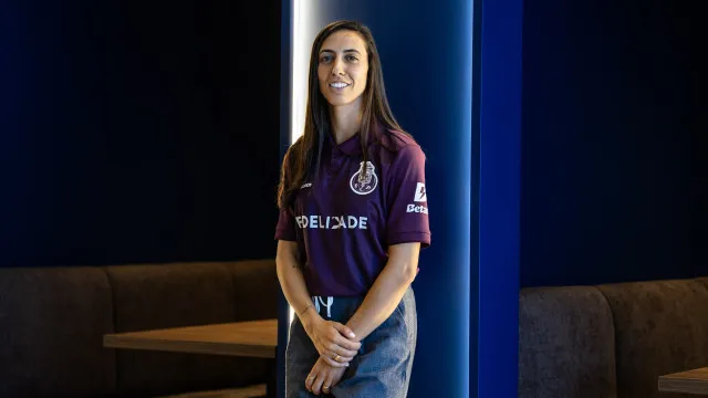 Oficial: Ex-Sporting regressa a Portugal para vestir camisola do FC Porto