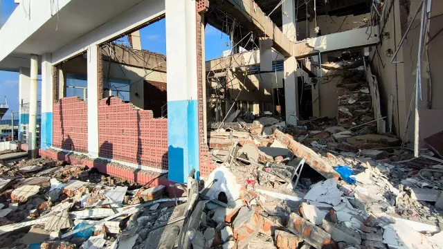 
                    Ilha indonésia atingida por novo sismo após abalo que causou 53 mortos
                