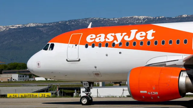 
                    Greve na EasyJet cancela quase 100 voos em França no fim de semana
                