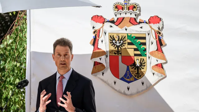 Mulheres passam a poder a ascender ao trono do Liechtenstein