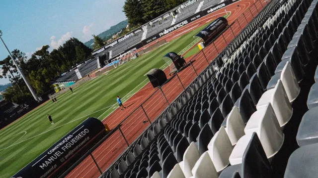 
                    EM DIRETO: Joga-se o Académico-Santa Clara, antes do Rio Ave-FC Porto
                