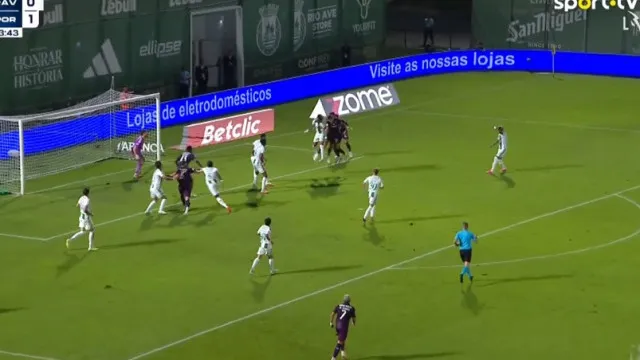 Suspense em Vila do Conde. Golo de Kiwior foi anulado ao FC Porto