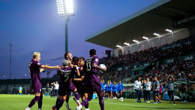 De improviso tambÃ©m vale. FC Porto em serviÃ§os mÃnimos vence o Rio Ave