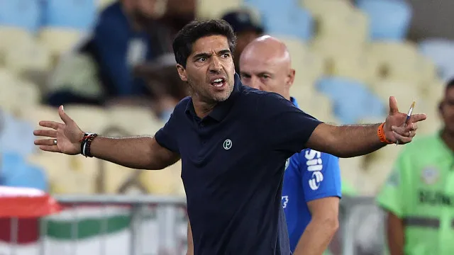 
                    Palmeiras de Abel Ferreira confirma crise e perde com o Fluminense
                