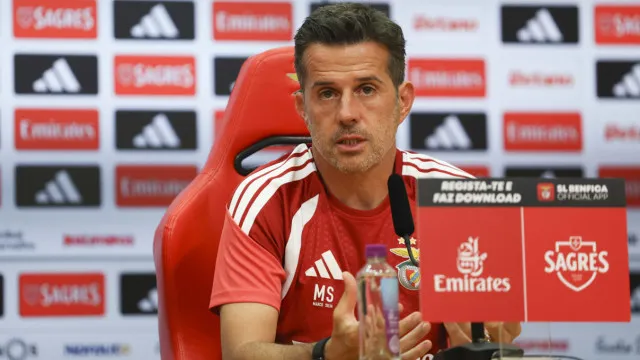 
                    EM DIRETO: Siga a antevisão de Marco Silva ao Casa Pia-Benfica
                