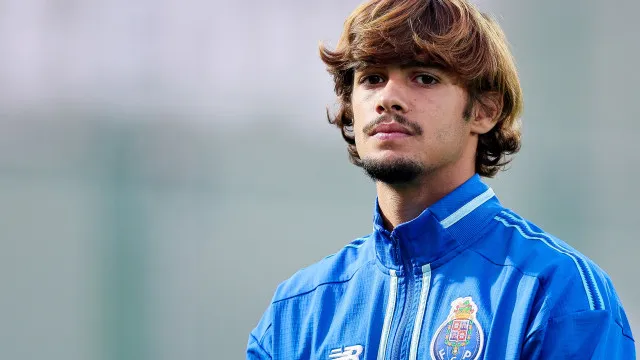 
                    Milan entra na corrida por Rodrigo Mora. Giménez pode ser moeda de troca
                