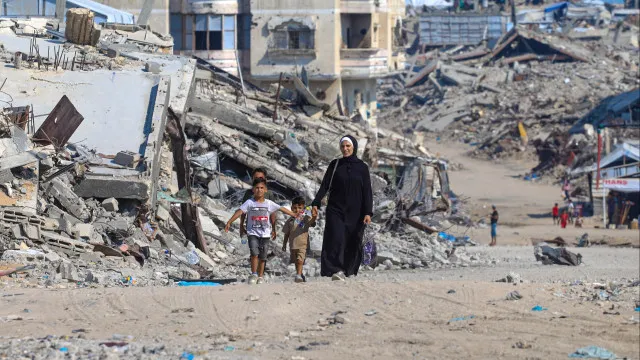 
                    Oito países condenam propostas israelitas para expulsar habitantes de Gaza
                